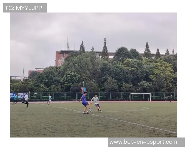 大学足球社:团结拼搏的青春舞台,展现梦想与激情的足球之旅 大学足球社:团结拼搏的青春舞台,展现梦想与激情的足球之旅